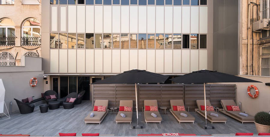 catalonia square outdoor swimming pool 05